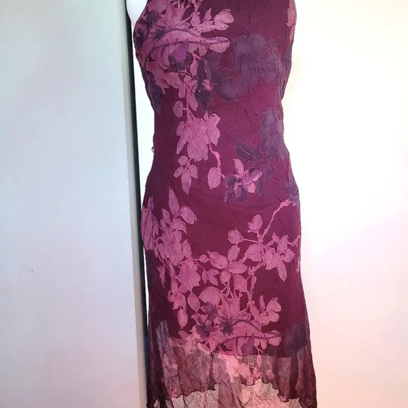 Maroon Lined Dress With Watercolor Floral Detail - Picture 3 of 6